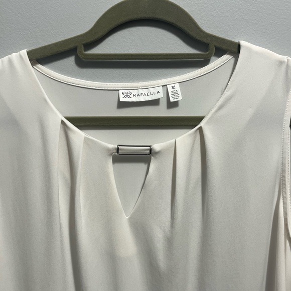 Rafaella - Picture 2 of 3